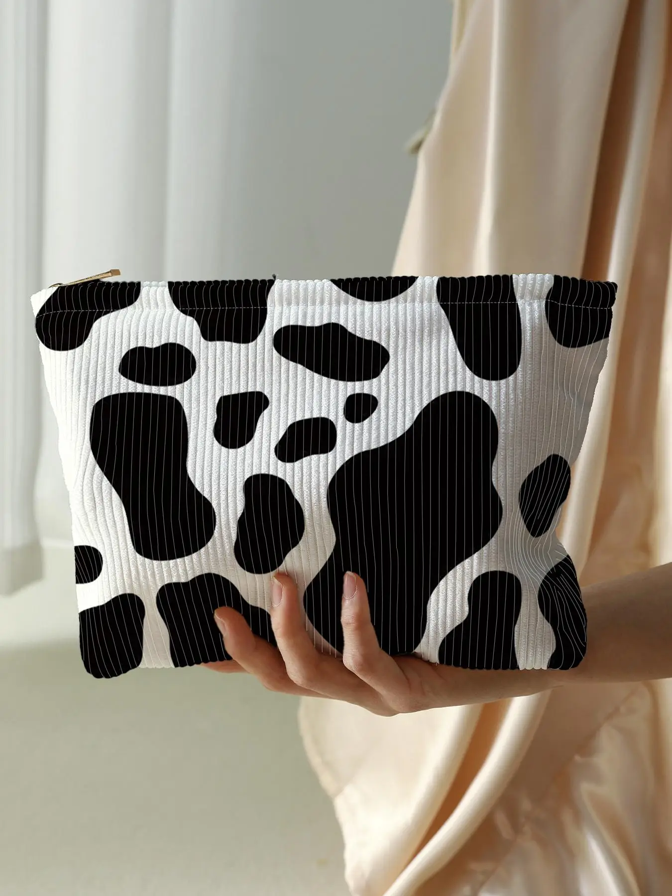 Random Cow Print Corduroy Makeup Bag, 2025 New Style Lightweight Multi-functional Zipper Makeup Bag, Casual Versatile Storage Bag for Travel & Daily U