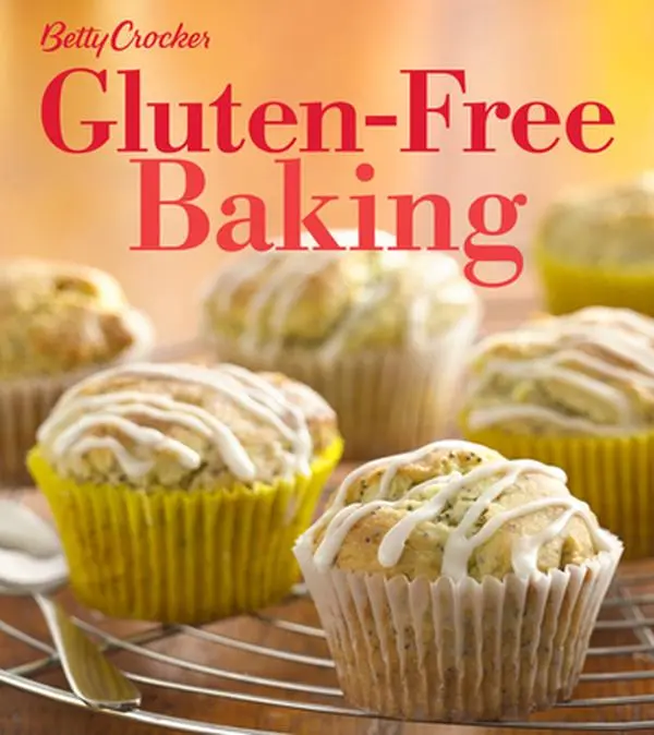 Used Betty Crocker Gluten-Free Baking Cookbook - English Paperback for Baked Goods, Pizza, Pancakes, Bread