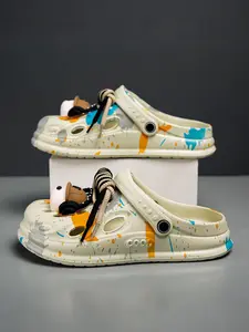 2026 Spring Summer New Outdoor Sports Men's Holey Shoes, Couple Beach Slippers, Thick Sole Anti-Slip Breathable, Fashion Trendy Sandals