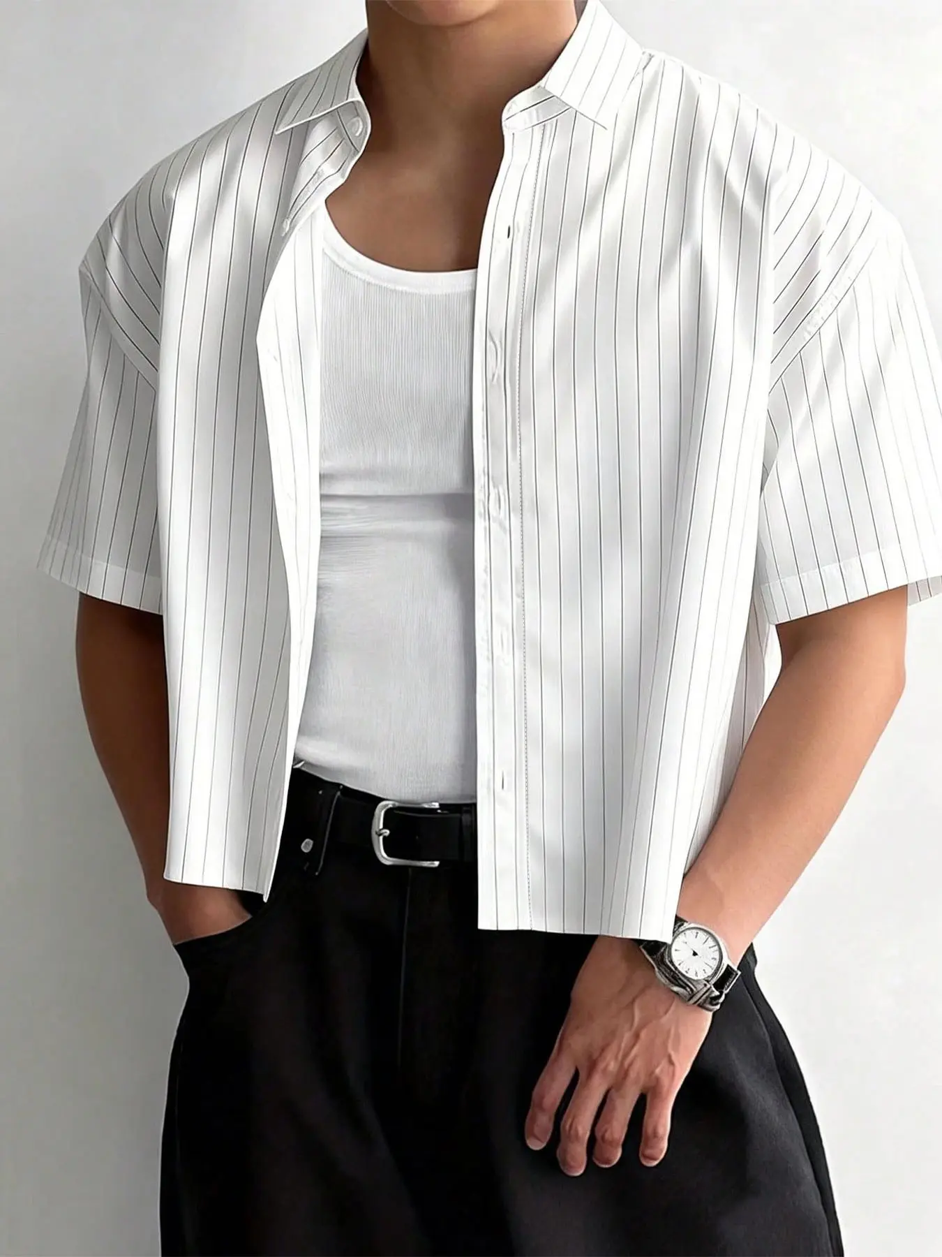 Men's White Pinstripe Cropped Short Sleeve Button-Down Button Front Striped Shirt, Casual Summer Streetwear Oversized Top, Casual Collared Shirt, Suitable for Daily Outings and Street Style