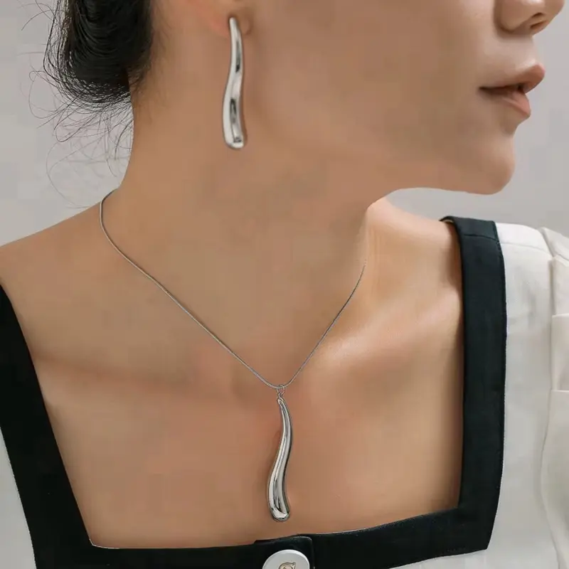 Necklace & Earrings Set
