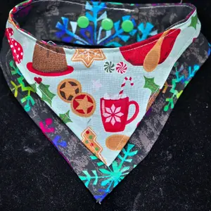Boutique+Double Point Bandana for Dogs and Cats - Christmas Themed