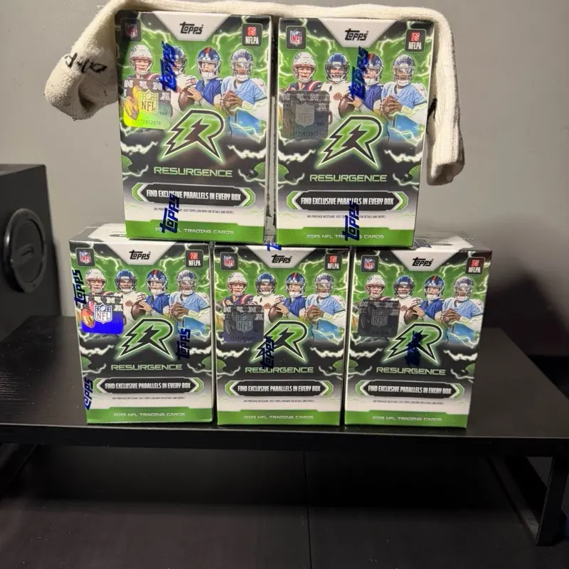 33# 2025 Topps Resurgence NFL Football – 5 Blaster Boxes