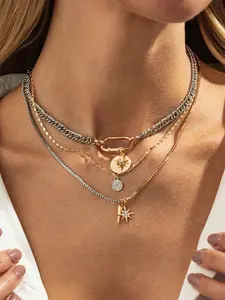 Elegant Multi-Layered Eye Pendant Necklace for Women, Fashionable Star Rivet Design, Alloy Material, All Seasons Jewelry Accessory, Charm Necklaces, Trendy Jewelry