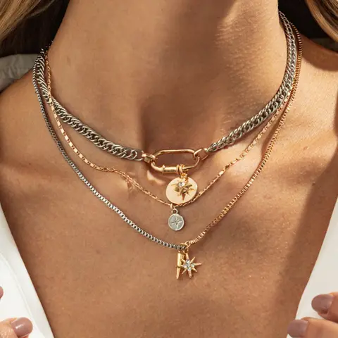 Elegant Multi-Layered Eye Pendant Necklace for Women, Fashionable Star Rivet Design, Alloy Material, All Seasons Jewelry Accessory, Charm Necklaces, Trendy Jewelry, Fashionable Accessories