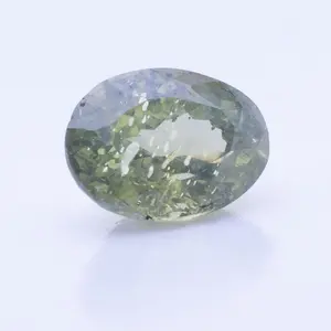 2.6ct Olive Garnet Vs Oval Shape (8.9x6.9x5 mm) Unheated gemstone from Sri Lanka