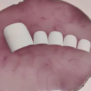 Summer White Acrylic Toenail Press On Set - Simple Design with Clear Tips