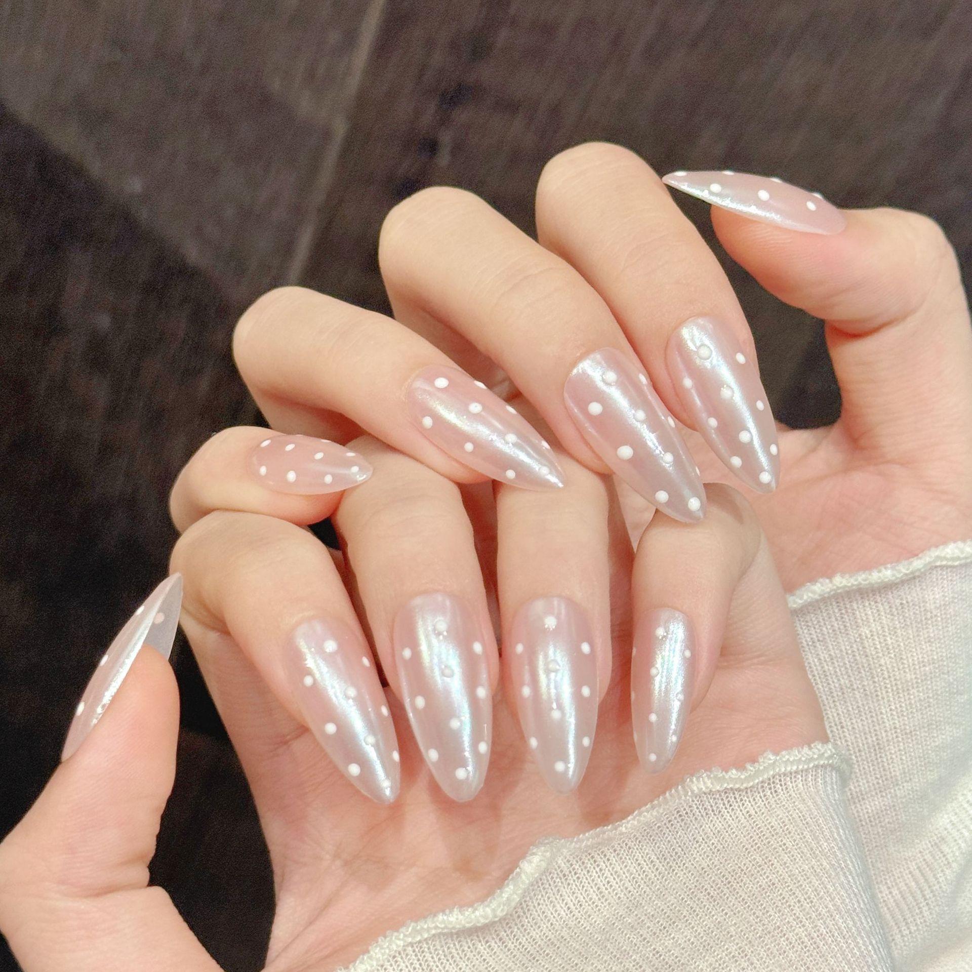 【Lucy UU】Gorgeous Aurora Pearl White Press On Nails With 3D Dots Medium Almond Shape Handmade Reusable Luxury Fake Nails For Women Daily Sweet Wear