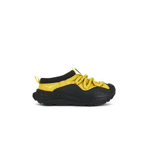 HOKA U Ora Primo in Yellow Gold & Black