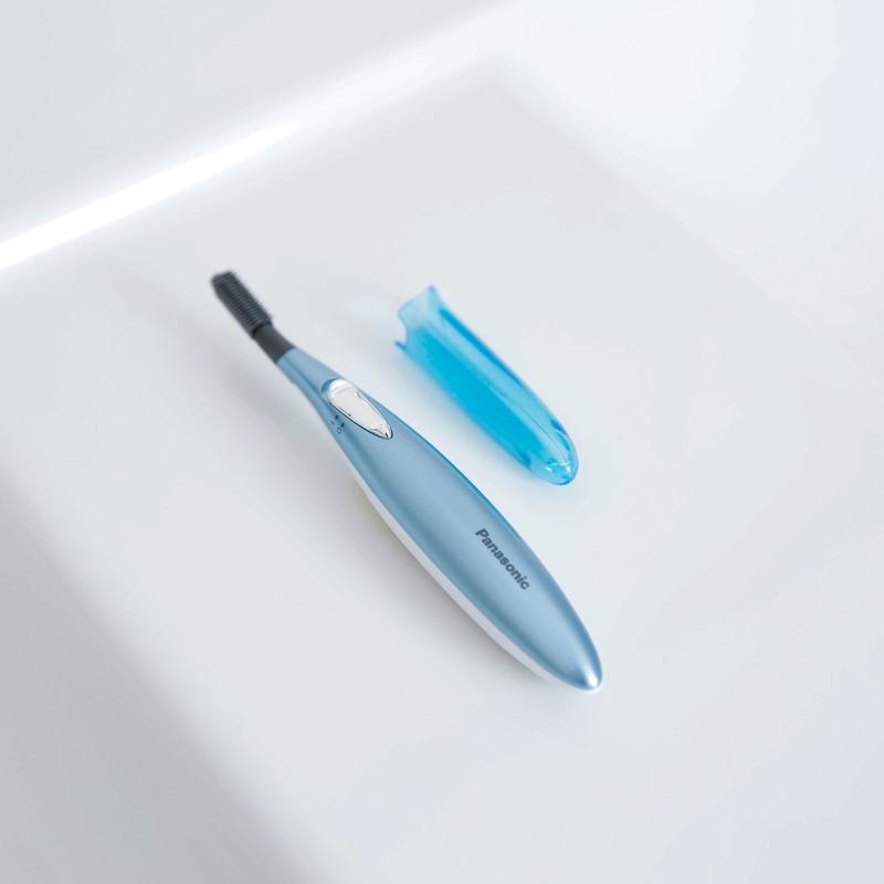 Panasonic Heated Eyelash Curler Comb, Gently Heat Lashes to Lift and Curl with No Pinching, Use with or without Mascara