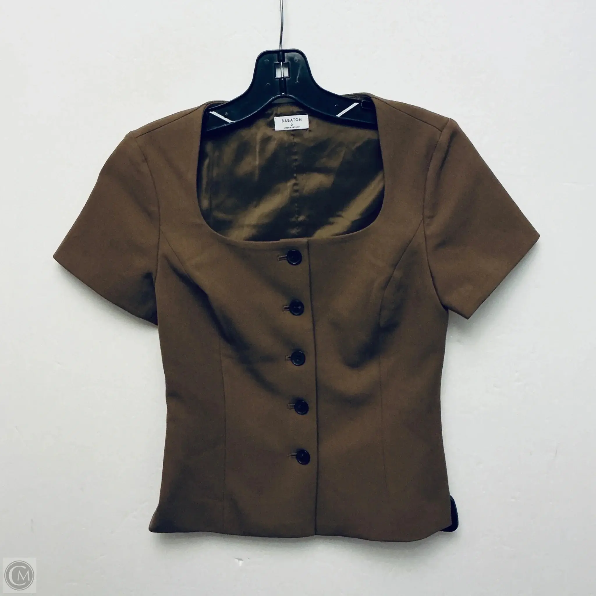 Top Short Sleeve By Babaton In Brown, Size: Xs