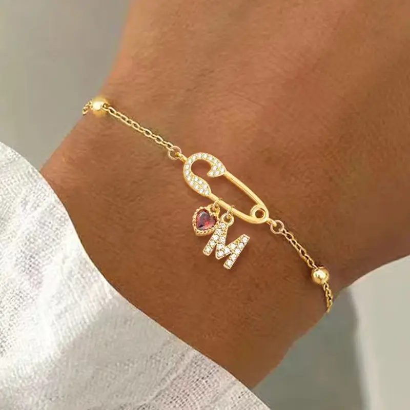 Women's Stainless Steel Bracelet with Pin Heart Crystal Letter Pendant, Chain Link Jewelry, Fashionable Bracelet, Casual Fashion Accessory for All Seasons