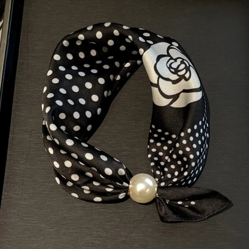 Pearl Magnetic Clasp Necklace Scarf, Camellia Polka Dot Pendant, Elegant Fitted Wrap, Soft Comfortable Fashion Accessory