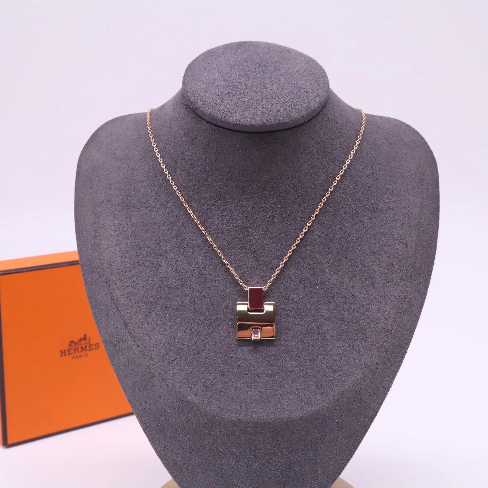 Pre-owned Hermes Eileen Pendant Necklace W21873