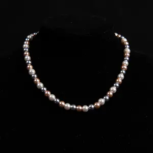 New French-style multicolor candy-colored freshwater Freshwater Pearls necklace, a sophisticated and versatile collarbone chain with an elegant design. The perfect gift for girlfriends, wives, mothers, or friends，ideal for parties, banquets,