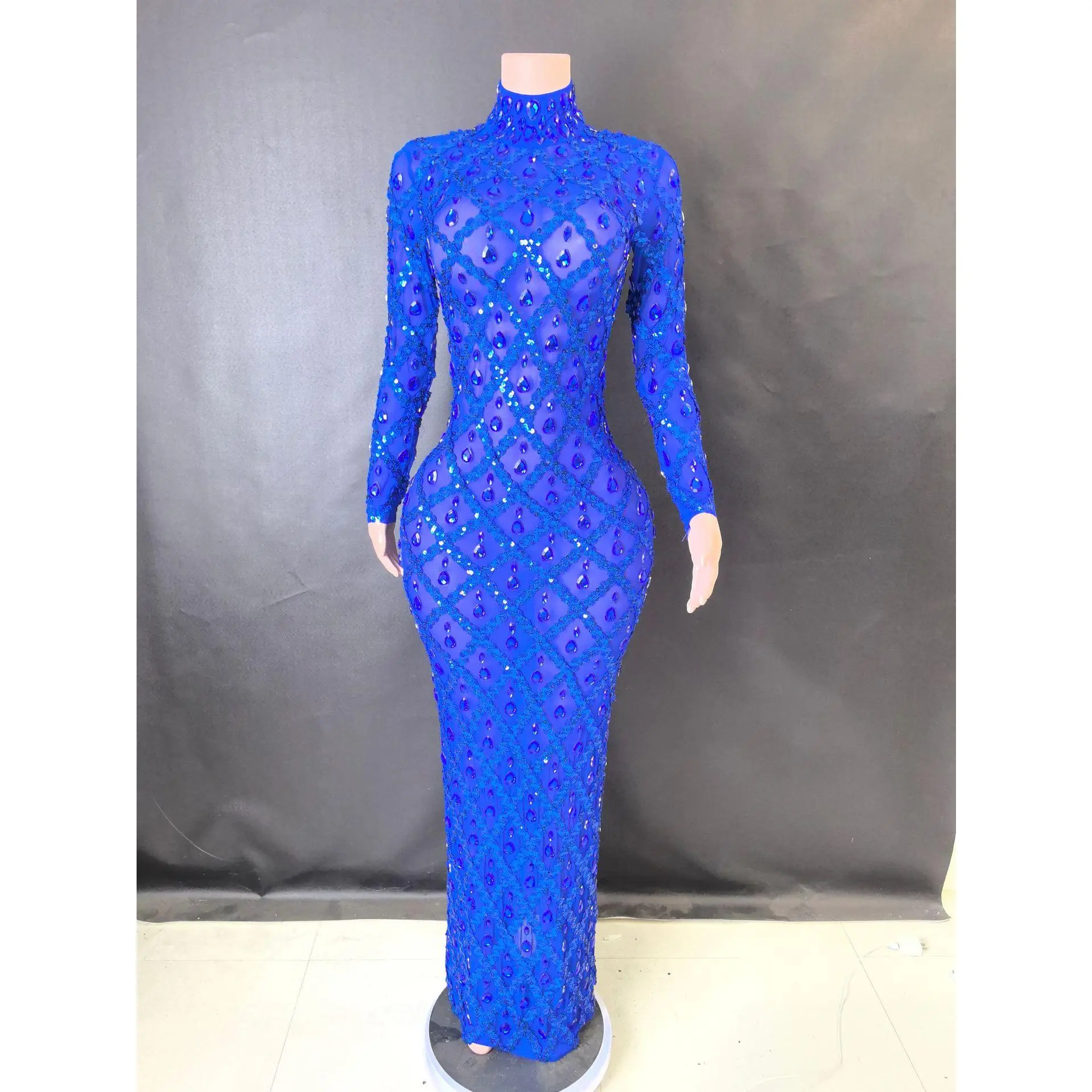 Long sleeved blue long model