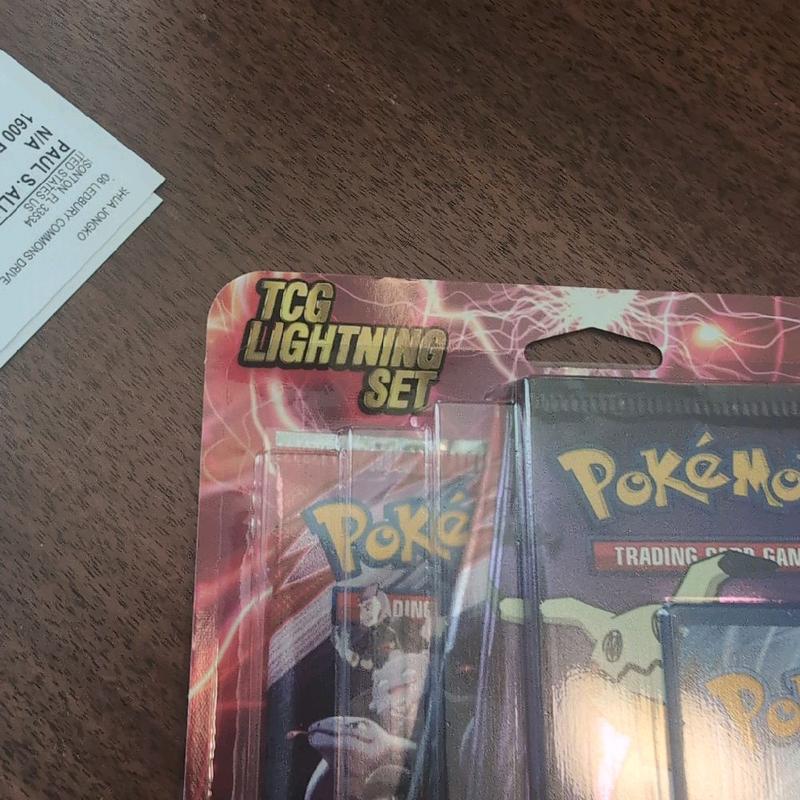 Pokemon TCG Lightning Set - Includes Trading Card Game Cards & Collectible Poké Ball - Official Pokemon Brand