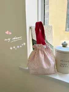 Portable Drawstring Storage Bag, Cute Water Bottle Pouch, Fashionable Handbag for Women, Compact Makeup Organizer, Ideal for Travel