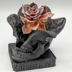 The Last of Us Clicker Skull Planter: 3D Printed Zombie Decor, Unique Gift for Gamers and Horror Fans