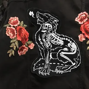 Goth Embroidered Iron On Clothes Patches, Large Size Wolf Patches, New Retro Punk Skull Design with Adhesive, Suitable for Clothing, Backpacks, Hats, 9.84 "× 6.5"