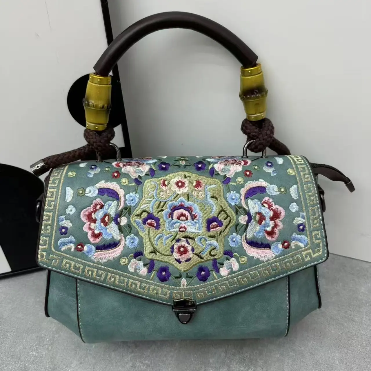 Z73-New antique embroidery elegant hand bill shoulder bag for women