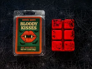Wicked Waxes Bloody Kisses Soy Wax Melts Haunted Home Fragrance Valentine’s Gift Handmade Valloween 6 Cubes Juicy Plum Blood Orange Jasmine Amber