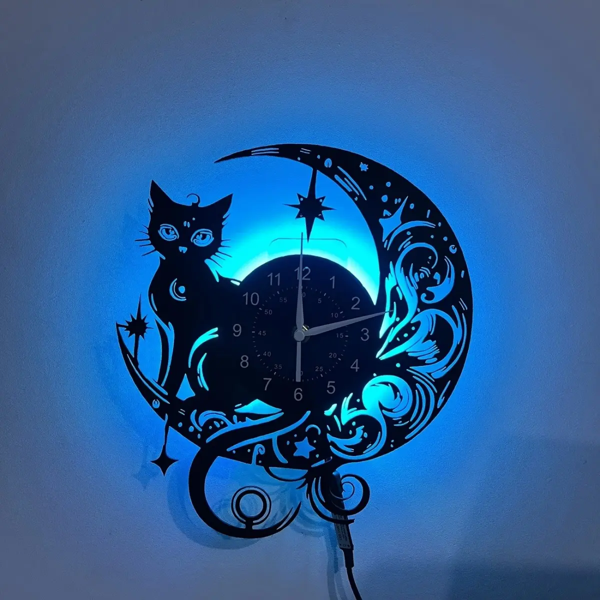 Colorful vinyl record wall clock, Lighted wall clock, featuring a cute kitten theme, suitable for home decoration, hotel decoration, pet store decoration, holiday gifts, birthday gifts, and desktop art ornaments