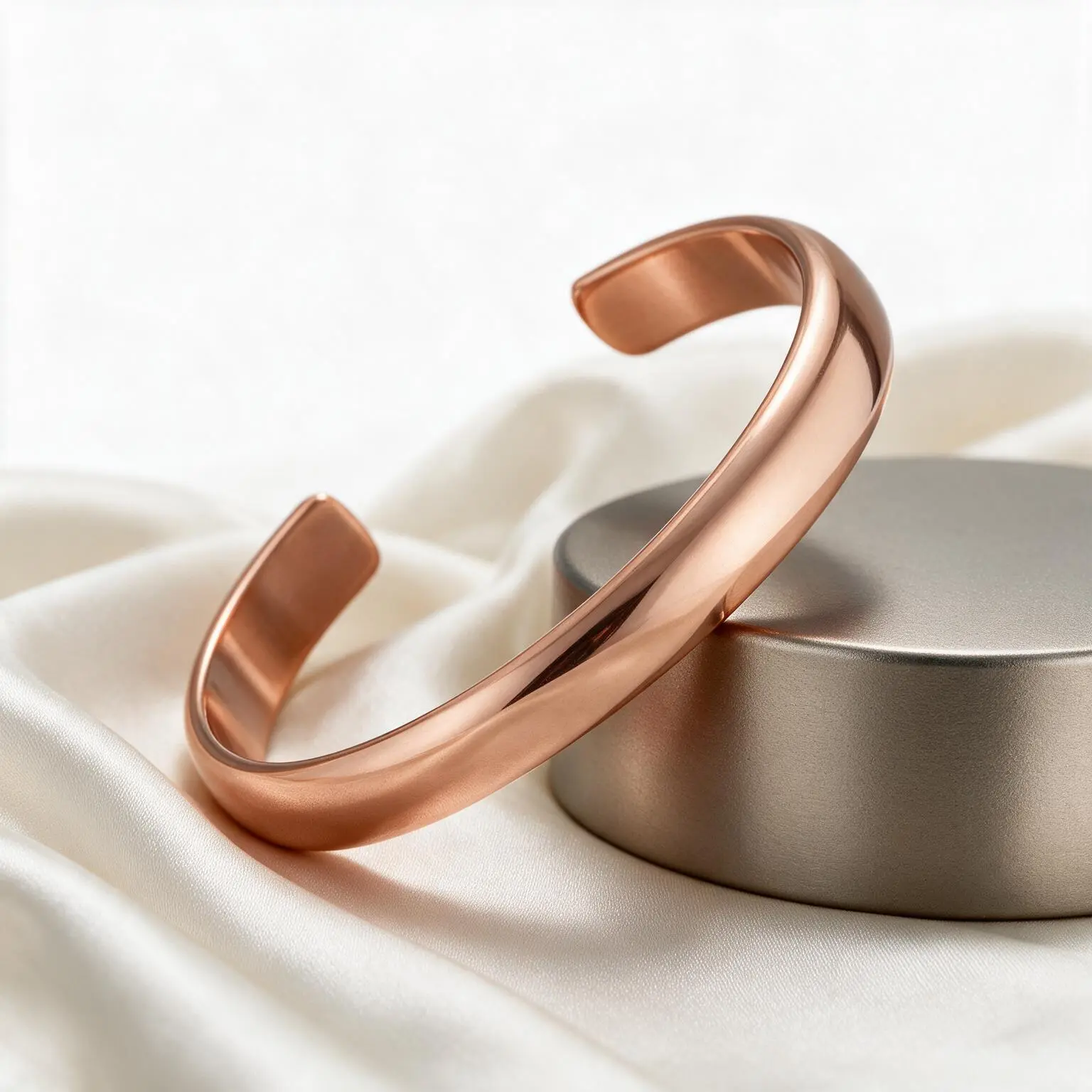 Grounding Copper Cuff for Men Women, Raw Finish Solid Pure Copper Bracelet, Uncoated Handmade Wide Cuff Bangle, Minimalist Unisex Wristband for Everyday Wear。