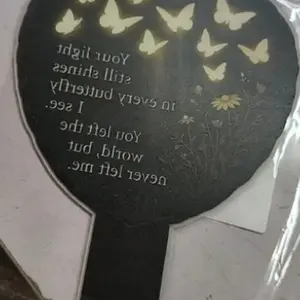 One-Piece 2D Flat Butterfly Heart Garden Sign, Suitable for Lawn Cemetery Flower Bed Outdoor Decoration, Durable & Weather Resistant Design