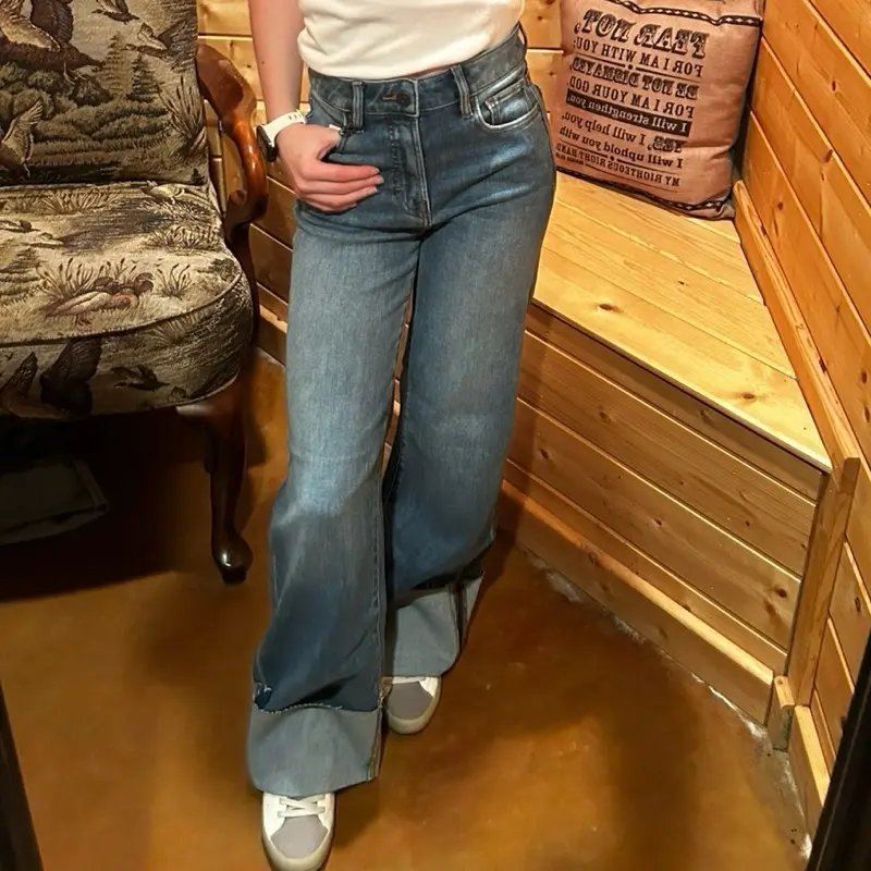 MEDIUM WASHED CUFFED COMFORT FLARE