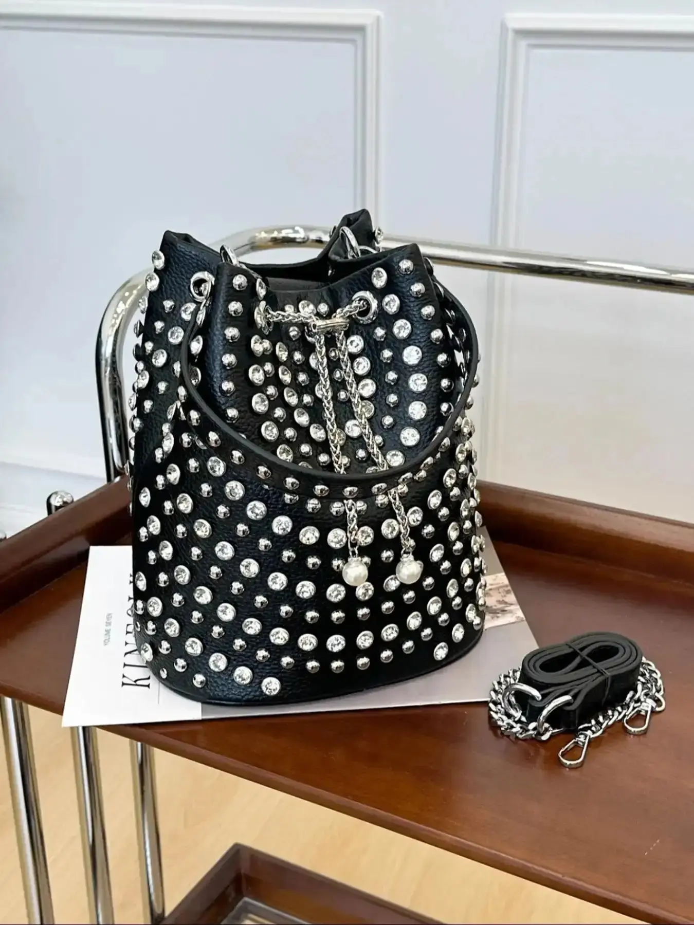 New Rhinestone Bucket Bag.Women's Banquet Bag, Party Style, Pearl Pendant Chain Crossbody Shoulder Bag, Trendy Crossbody Bag, Fashionable Crossbody Bag, Light Luxury Style