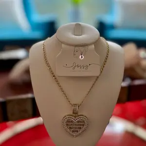 Cadena Cubana con Dije de Corazón Oro Laminado 18k Elegante y Duradero para Regalos