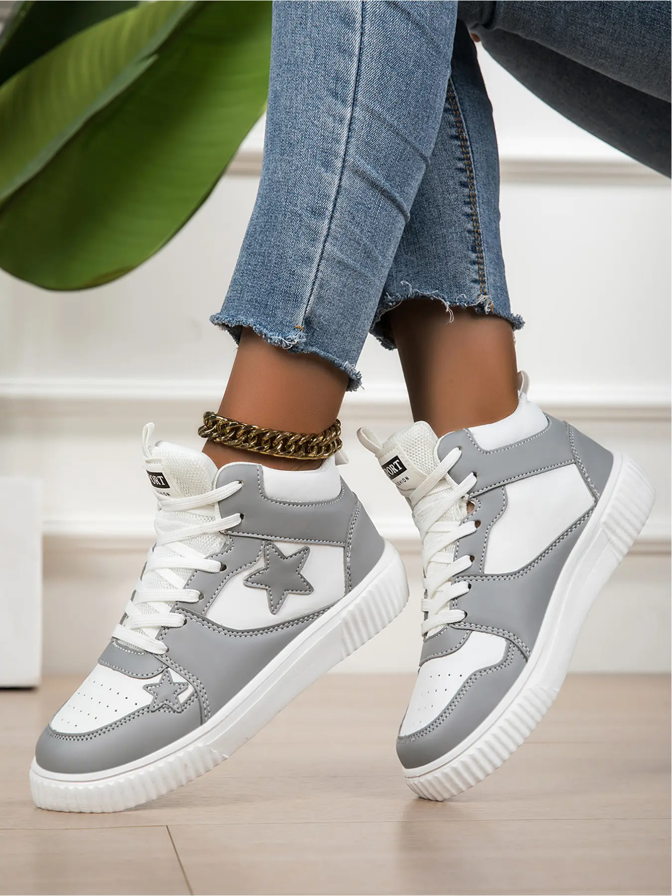 Women's White Sneakers! Star Embroidery + Cookie Thick Sole, Perfect With Jeans, Great for Outdoor Sports & Daily Wear