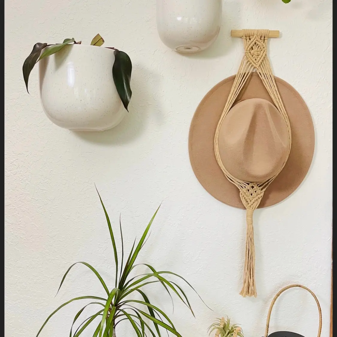 Macrame Hat Hanger Wall Decor - Boho Style - Hanging