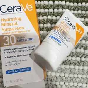 Product Review of CeraVe Sheer Tint Hydrating Mineral Sunscreen SPF 30 from W**3 U** 🇺**