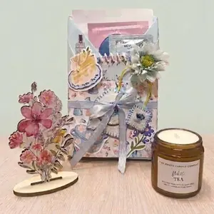 Tea Lovers Deluxe Book Box