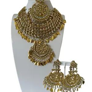 Bridal Khundan Set - Elegant Gold-Toned Kundan Jewelry with Intricate Design for Special Occasions