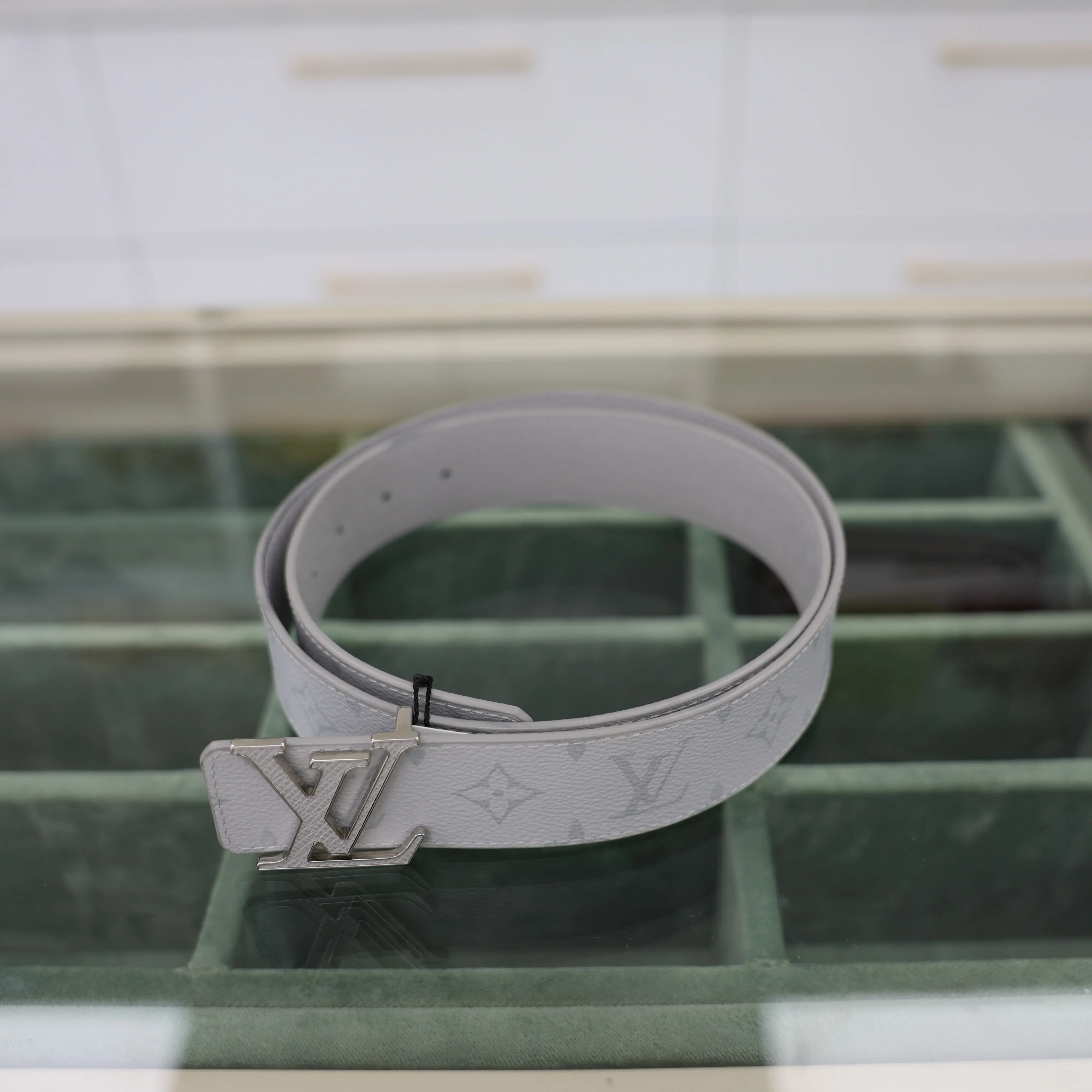Louis Vuitton Initiales Monogram Canvas Belt Louis Vuitton Monogram Canvas Initiales Belt - Size 32 / 80  main image 2