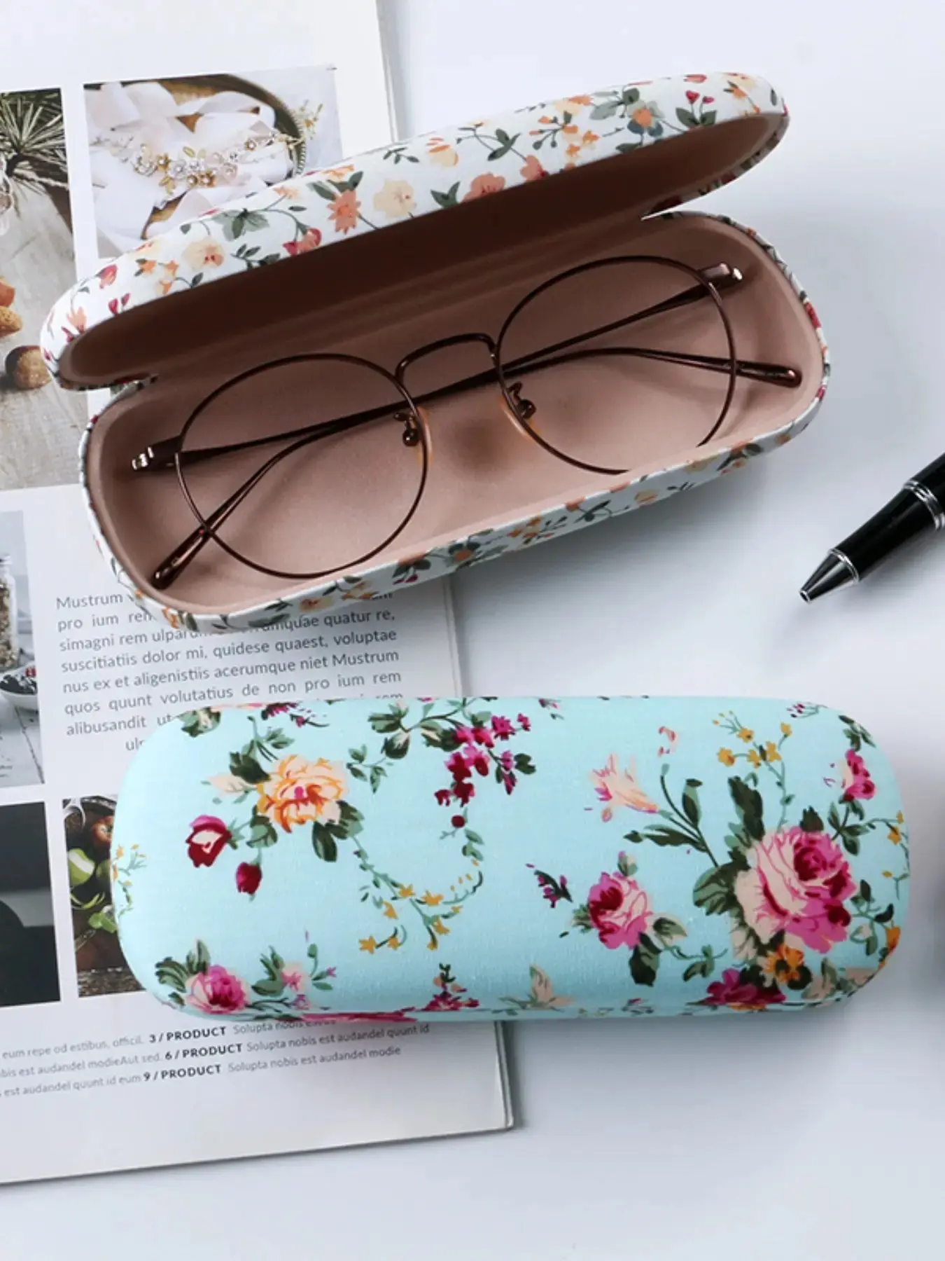 Floral Soft Eyeglass Case for Women, Ditsy Flower Cloth Glasses Storage Pouch Portable Lightweight Sunglasses Holder Protective Case for Travel, Daily Use & Handbag Organization