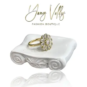 Beautiful flower ring with Zirconia stone,  gold plated.