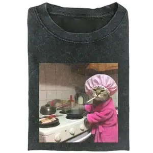 Funny Animal Housewife Cat T-Shirt, Animal Shirt Vintage Graphic Tee, silly cat meme Graphic Tee Gift For Men Women, Menswear