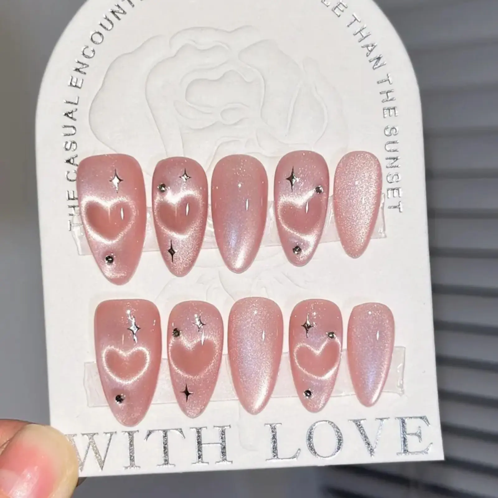 Pink Cat Eye Heart Press-On Nails – Glossy Magnetic Glitter Almond False Nails with Rhinestones