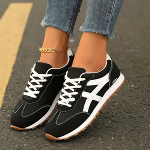 Women Fashion Sneakers With Faux Suede Patchwork & Contrast Color Lacing, Suitable For Spring, Autumn & All Seasons