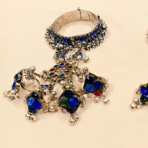 traditional hand bangles with finger rings