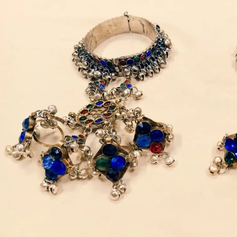 traditional hand bangles with finger rings