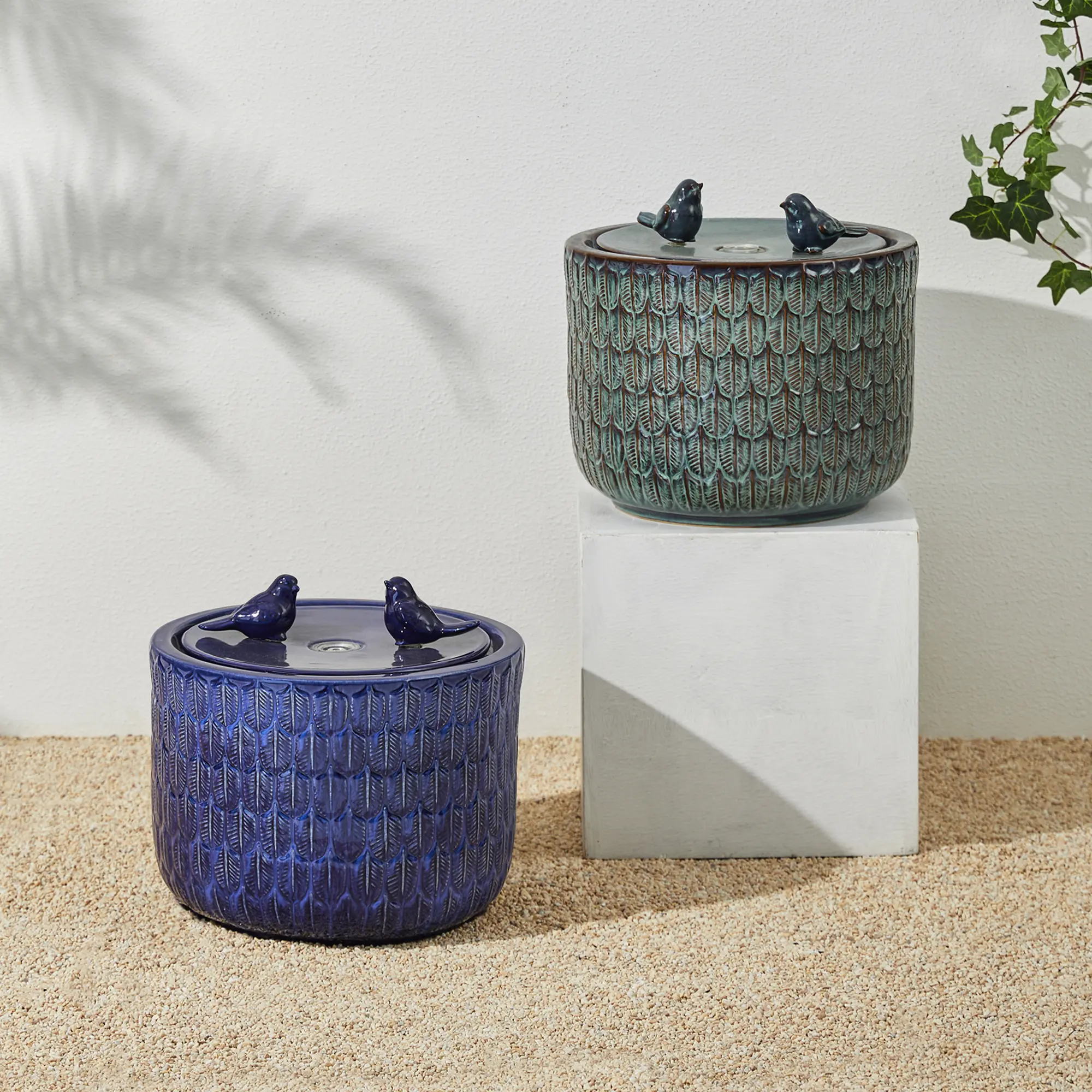 Glitzhome 14.75"H Two Birds Embossed Leaf Pattern Cylindrical Outdoor Ceramic Fountain with Pump and LED Light (KD)