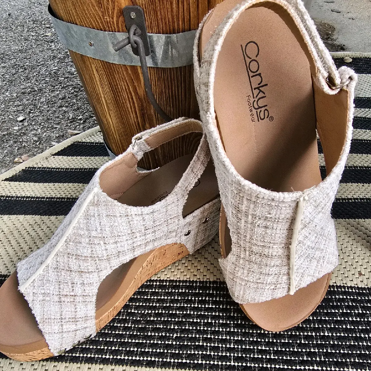 Carley Corkys Wedge Shoe in Sand Tweed