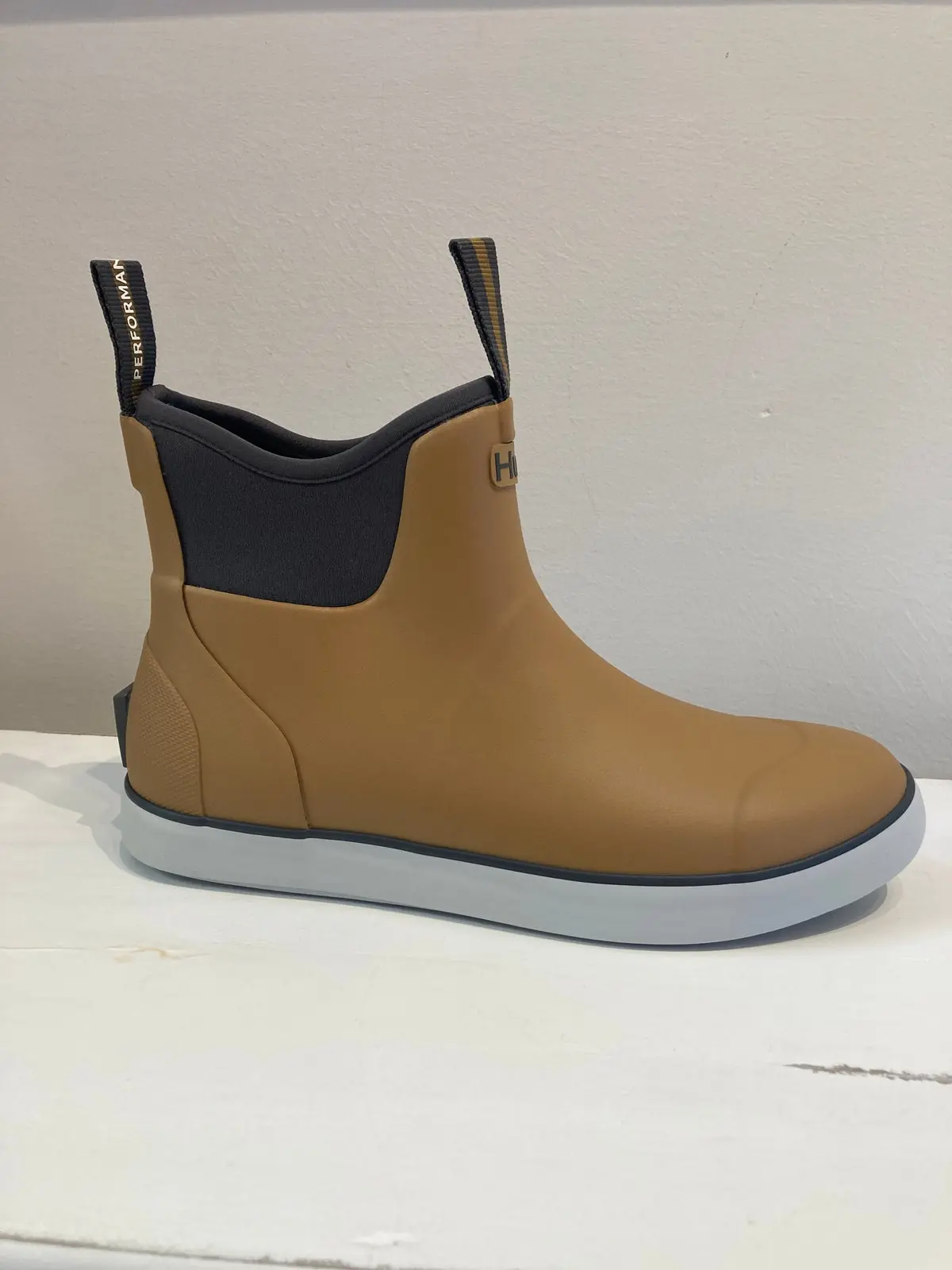 Huk Rogue Wave Deck Boots Sand Piper
