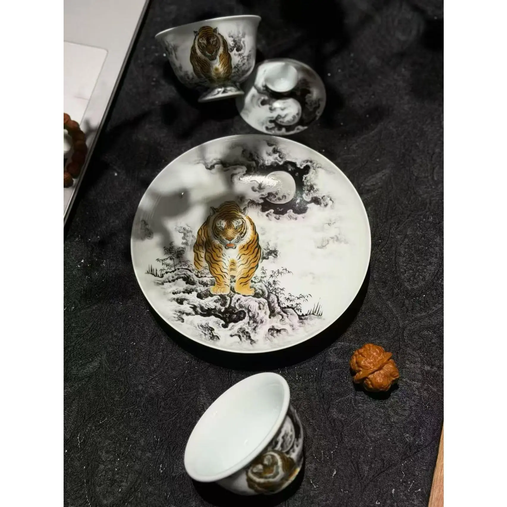 Jingdezhen Traditional Ceramic Hand-Painted Tiger Motif Tea Collectible, Limited-Edition National Intangible Cultural Heritage Artwork