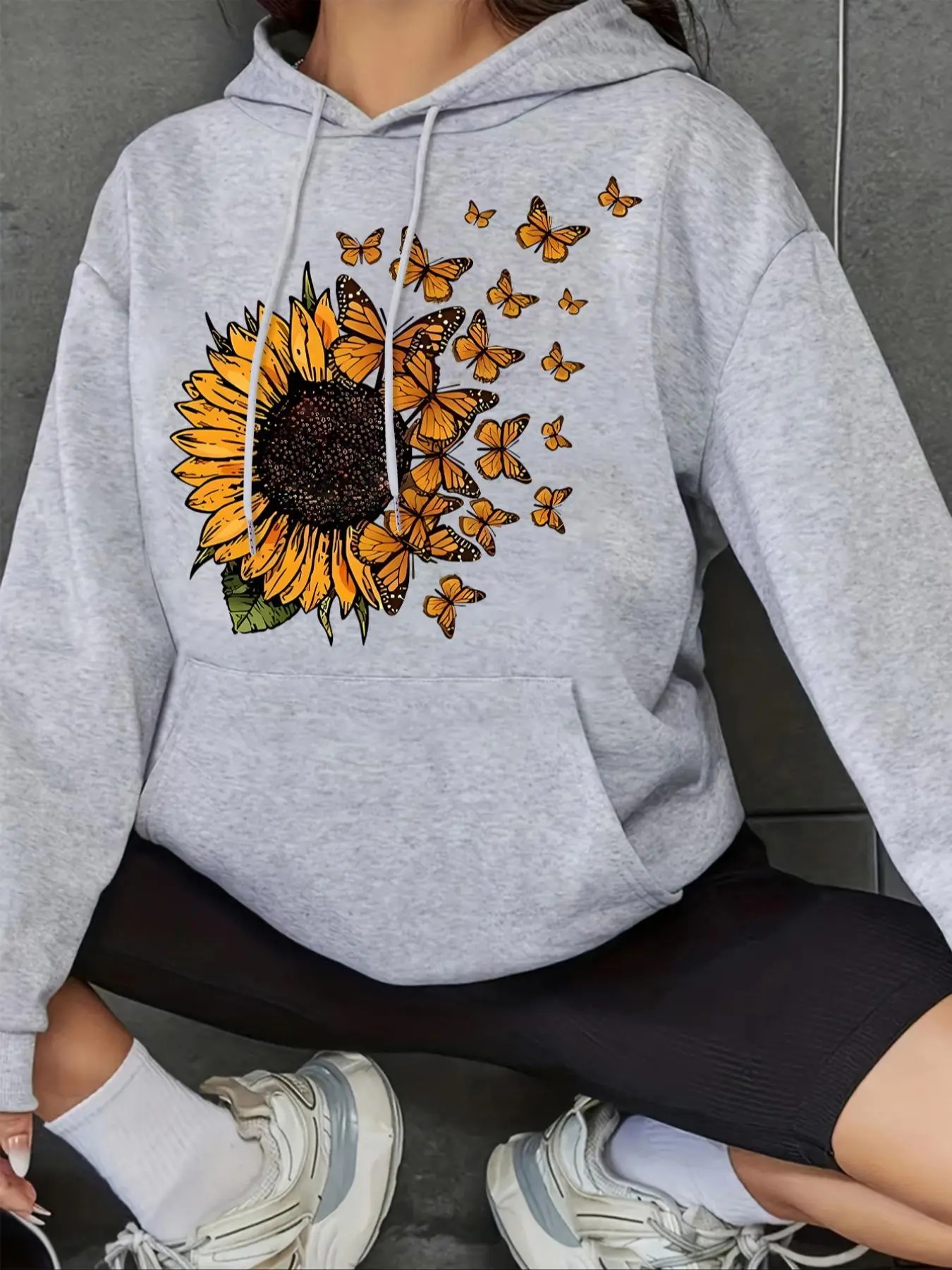 [Plus Size] Butterfly & Sunflower Print Drop Shoulder Graphic Hoodie, Fashion Casual Thermal Lined Drawstring Pocket Hooded Sweatshirt for Daily Holiday Outdoor Wear, Women Clothing for Fall & Winter